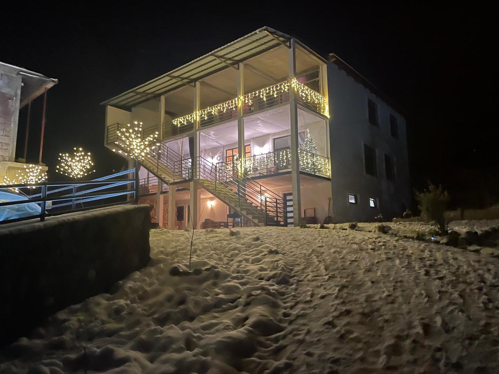 Guesthouse Shampriani Mestia Exteriör bild